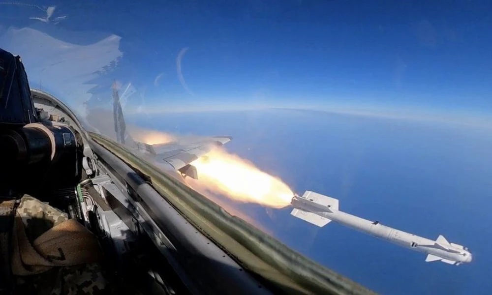 Ρωσικό μαχητικό Su-35S κατέρριψε ουκρανικό τζετ σε κοντινό "τετ-α-τετ" (Βίντεο)-Ξεκίνησαν μαζικές εκτελέσεις Ρώσων αιχμαλώτων